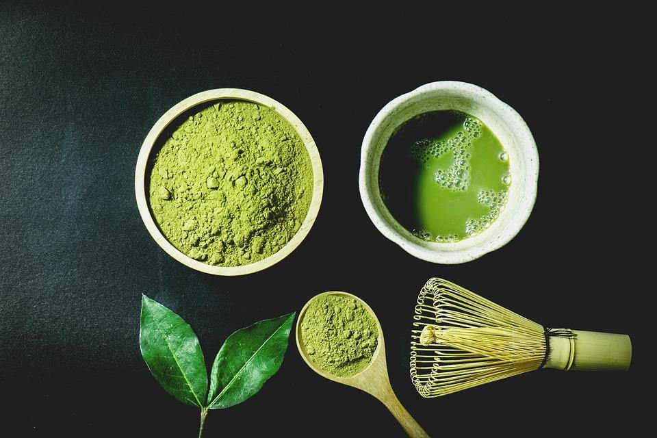 How to Whisk Matcha in Traditional Fashion